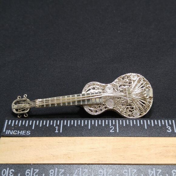 Vintage Silver Filigree Guitar or Violin Brooch, Cannetille Wire Work, 1940s - Picture 6 of 10